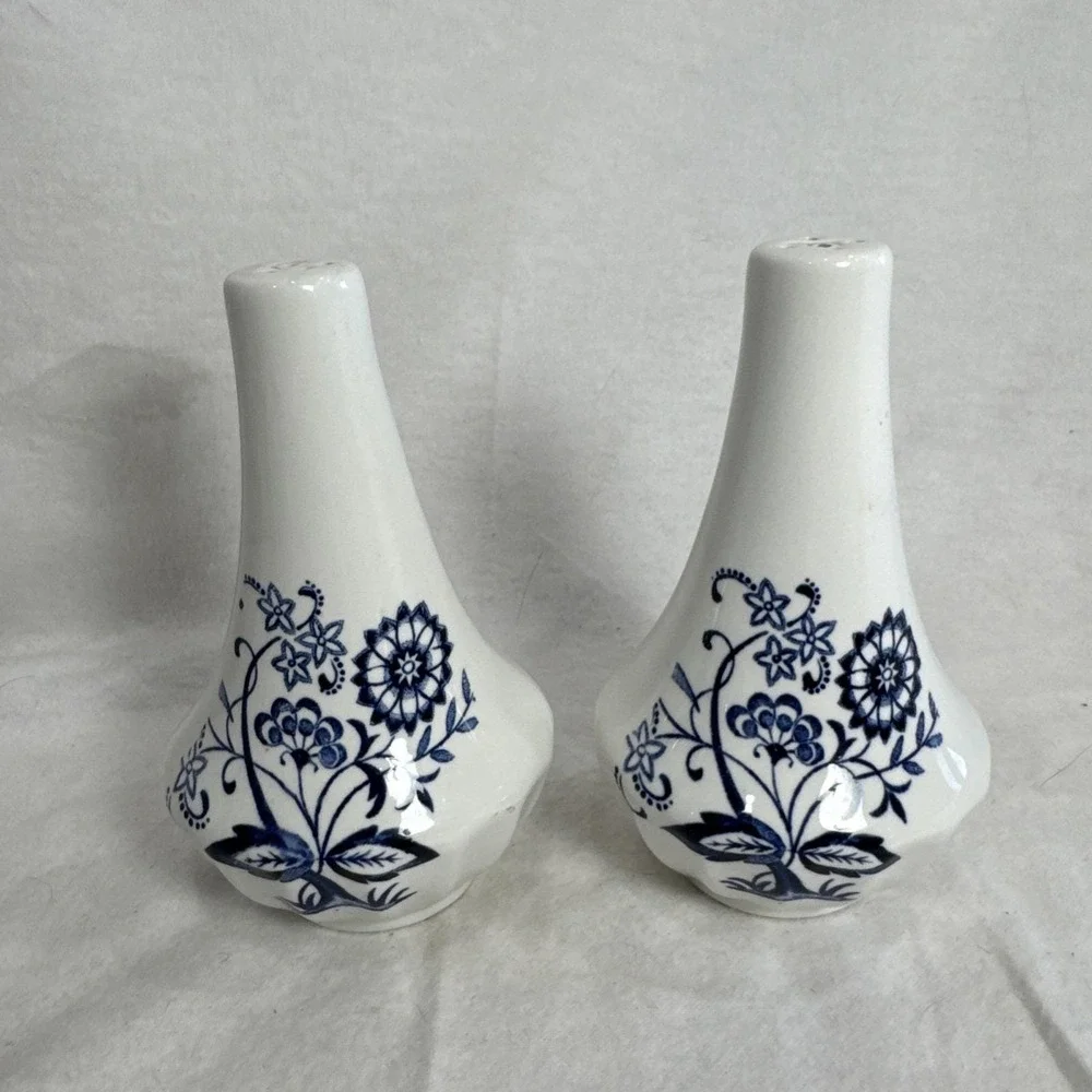 Vintage J&K Meakin Blue Onion Salt & Pepper Shaker Set 5.25